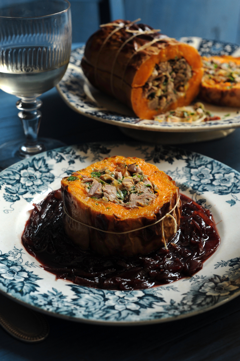 Butternut farcie au chevreuil confit et fruits d'automne